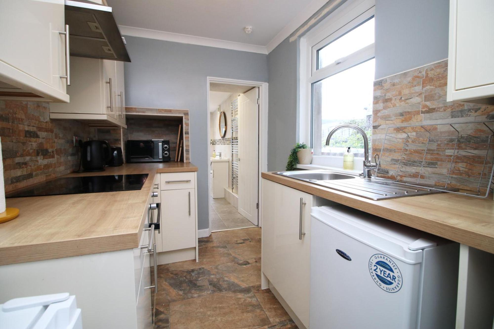 Cosy 3br Home, Scenic Views, Ideal For Walks & Work