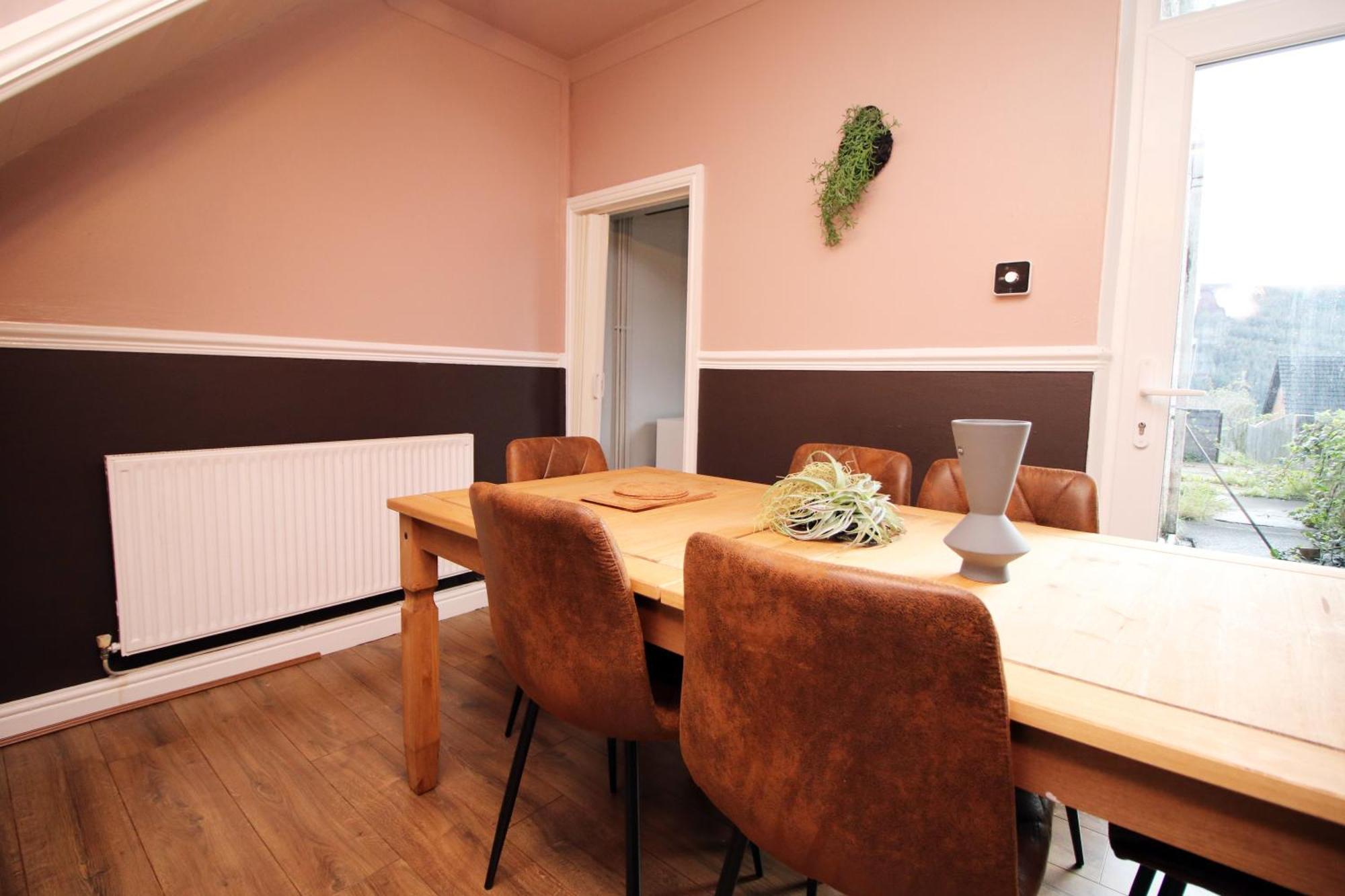 Cosy 3br Home, Scenic Views, Ideal For Walks & Work Holiday home *