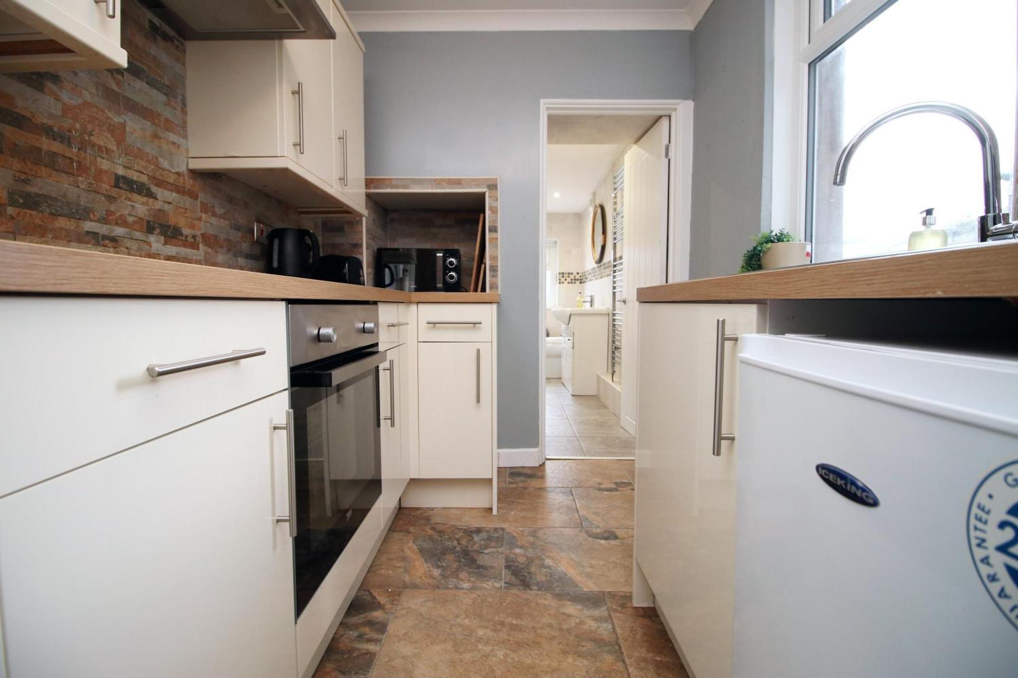 Cosy 3br Home, Scenic Views, Ideal For Walks & Work